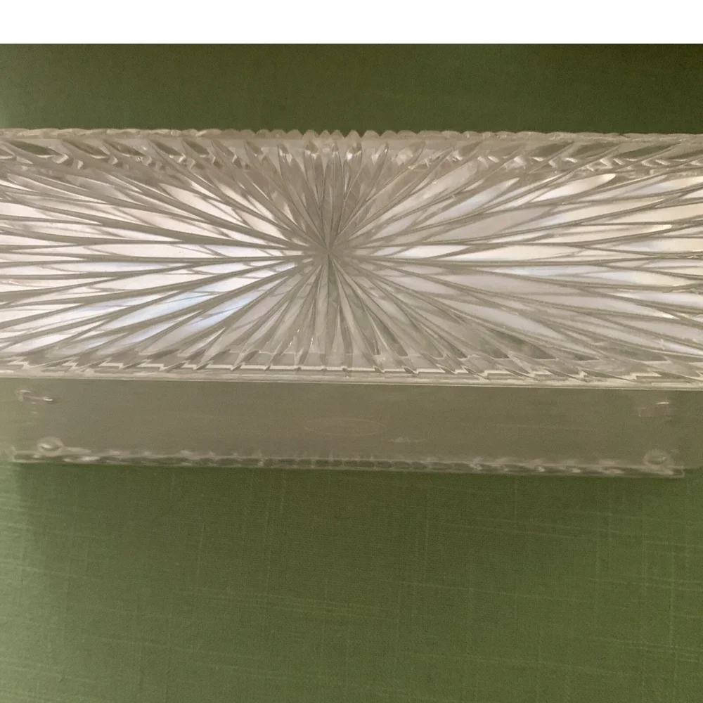 Vintage Lucite Acrylic Tissue Box Cover - Clear